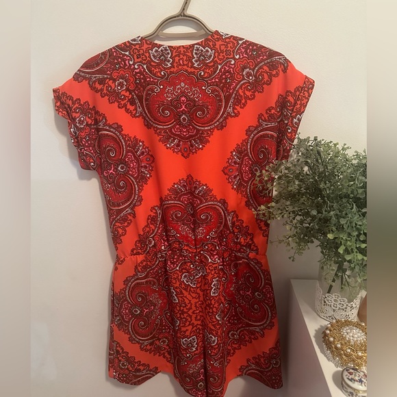 Banana Republic romper ❤️🍉 - Picture 3 of 5